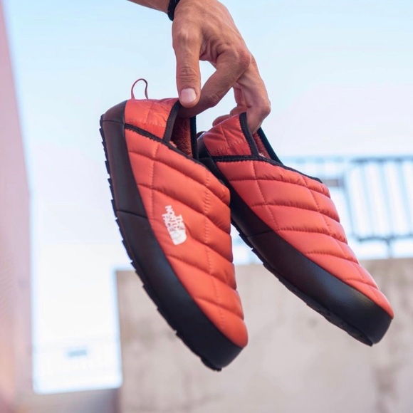 The North Face Traction Mule V mens size - Picture 2 of 6